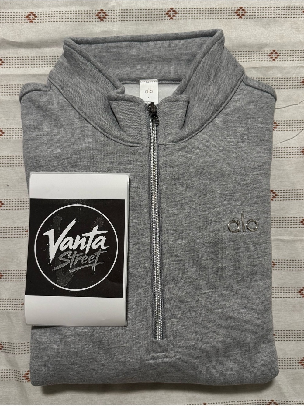 ALO Men’s Size Grey Quarter-Zip Pullover